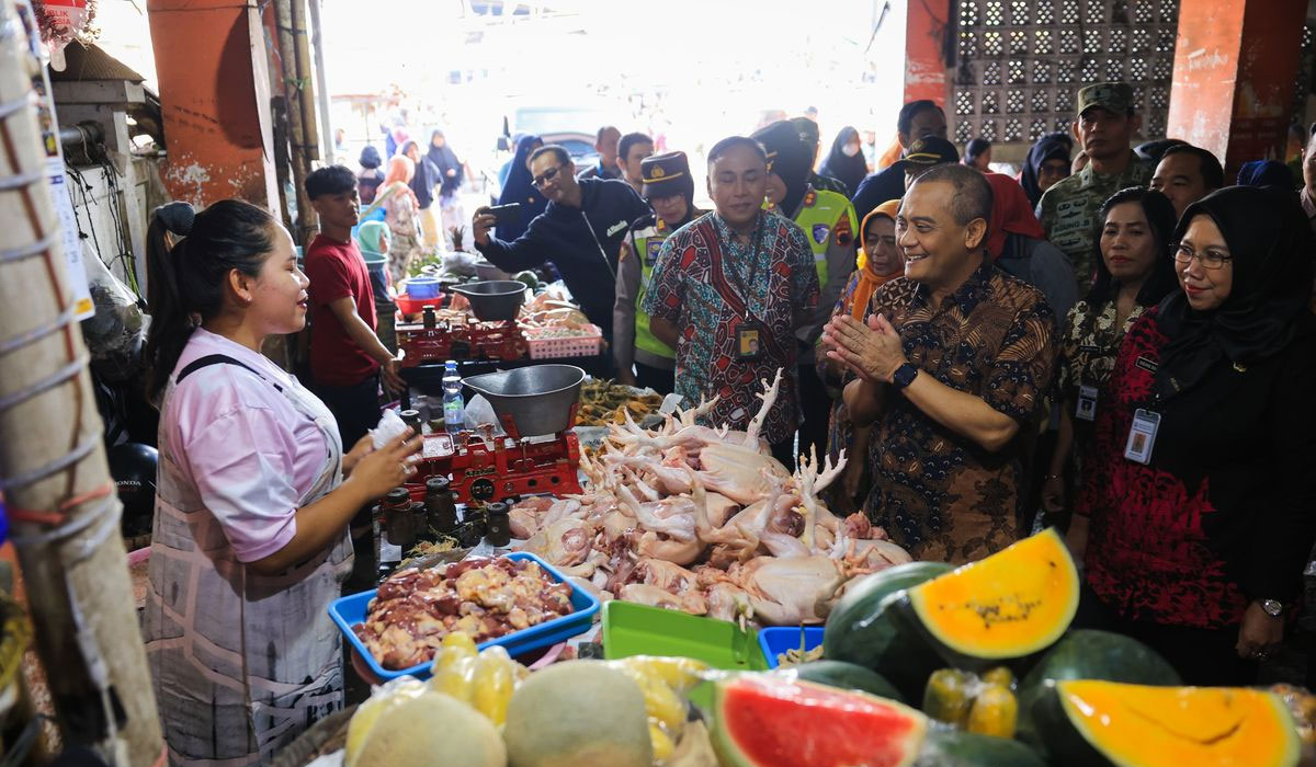 Gubernur Jateng Tinjau Pasar Projo Ambarawa, Pantau Harga Komoditas