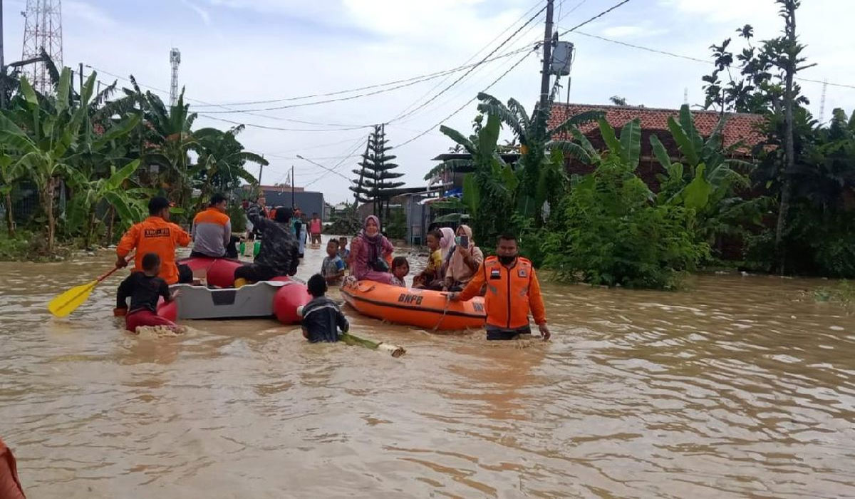 Banjir Besar! Sungai Comal Meluap, Ribuan Rumah di Pemalang Terendam Parah